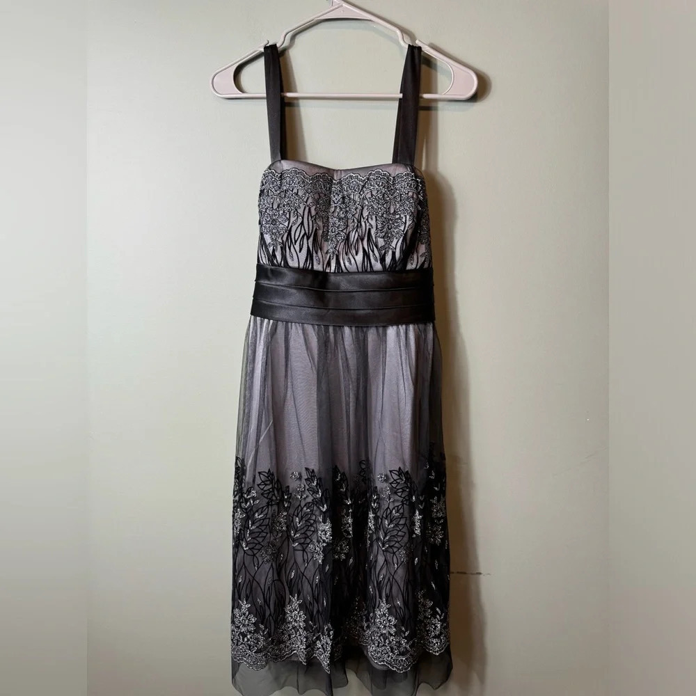 R&M Richard’s Women’s NWT Knee Length Black & White Dress  Size‎ 14